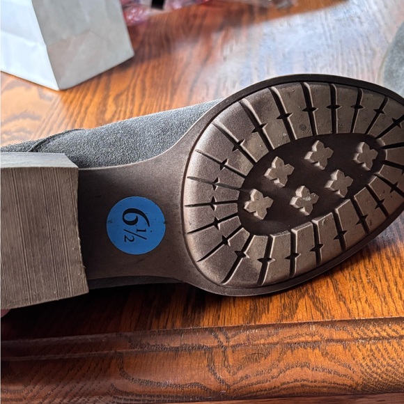 Gray Suede Ankle Boots Kensie - Picture 4 of 6